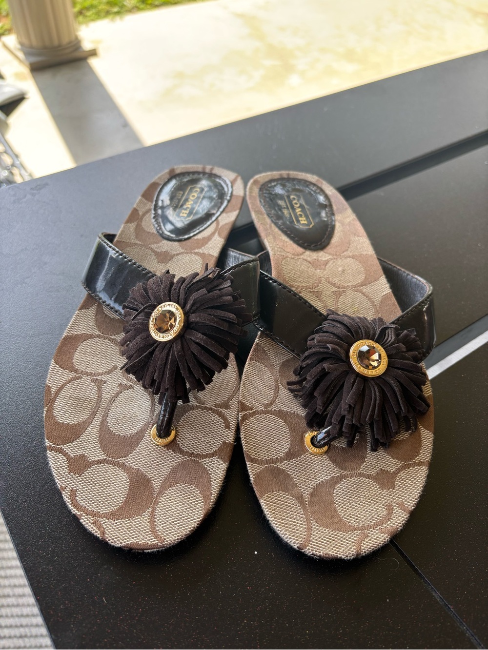 Coach Brown Monogram Flower Toe-Post Sandals vintage size 6